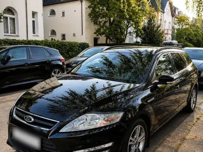 Gebraucht Ford Mondeo Ambiente 140 PS (102 kW) 2012 Schwarz Kombi