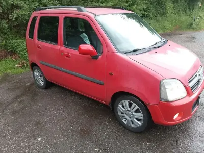Gebraucht Opel Agila 80 PS (58 kW) 2007 Rot Limousine