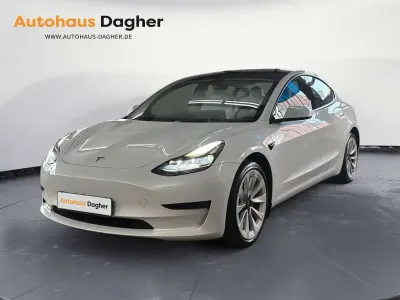 Käytetty Tesla Model 3