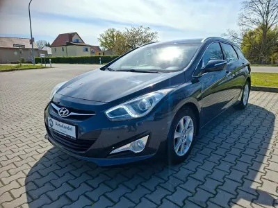 Second-hand Hyundai i40 Edition 135 CP (99 kW) 2014 Albastru Break