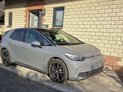 Gebraucht VW ID.3 Pro 150 kW (204 PS) 2024 Grau Kleinwagen
