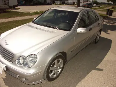 Gebraucht Mercedes C180 Classic 143 PS (105 kW) 2004 Silber Limousine