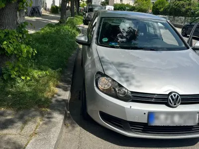 Gebraucht VW Golf VI 102 PS (75 kW) 2009 Silber Kleinwagen