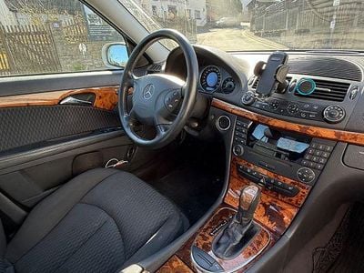 Usata Mercedes E200 Elegance 163 CV (119 kW) 2004 Argento Berlina