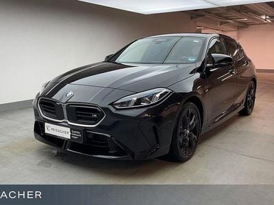 Saphirschwarz metallic Gebraucht 2025 BMW M135 Efficient Dynamics Kleinwagen | 37.999 € (Guter Preis)