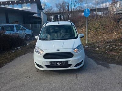 Gebraucht Ford Tourneo Courier Titanium 101 PS (74 kW) 2014 Weiß Van / Kleinbus