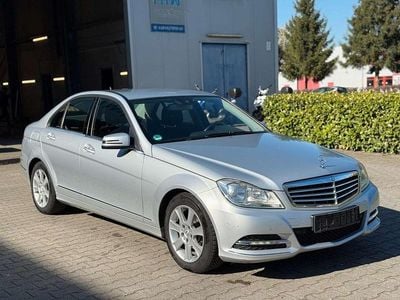 Gebraucht Mercedes C180 156 PS (114 kW) 2012 Silber Limousine