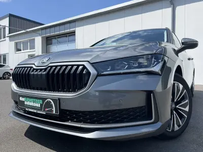 Gebraucht Skoda Superb Selection 150 PS (110 kW) 2025 Graphitegrau Kombi