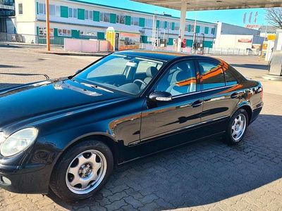 Gebraucht Mercedes E200 125 PS (91 kW) 2004 Schwarz Limousine