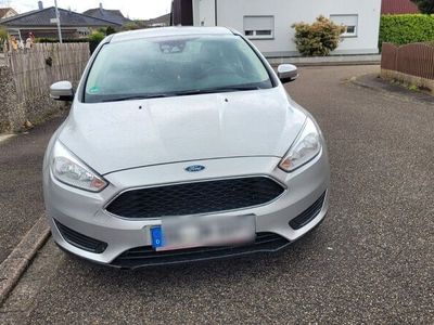 gebraucht Ford Focus 1,0 EcoBoost 74kW Ambiente Turnier Amb...