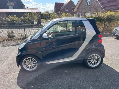 Używany Smart ForTwo Cabrio 70 KM (51 kW) 2010 Czarny Kabriolet