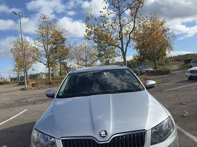 Silber Gebraucht 2013 Skoda Octavia Elegance Kombi | 8.000 € (Guter Preis)