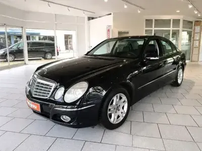 Gebraucht Mercedes E350 Elegance 272 PS (200 kW) 2008 Obsidianschwarz (metallic) Limousine