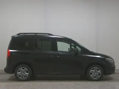 Używany Mercedes T160 Style 102 KM (75 kW) 2023 Czarny Minivan