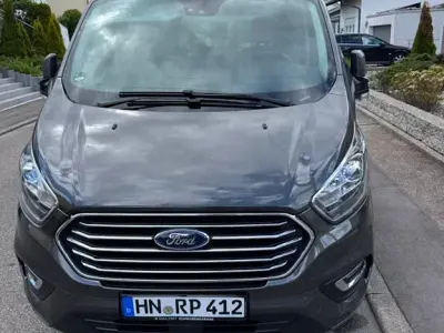 Gebraucht Ford Tourneo 140 PS (102 kW) 2018 Van / Kleinbus