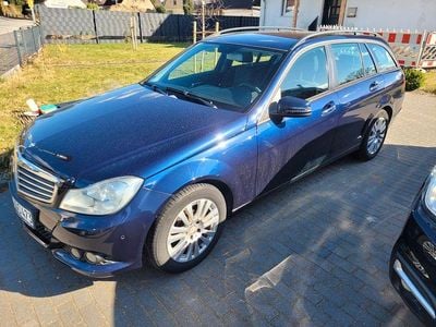 Gebraucht Mercedes C180 120 PS (88 kW) 2012 Blau Kombi