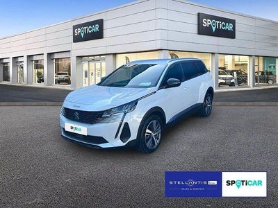 Weiß perlmuttweiß Gebraucht 2023 Peugeot 5008 Allure Van / Kleinbus | 28.885 € (Fairer Preis)
