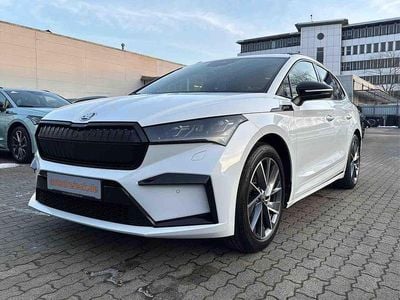 Moonweiss metallic Gebraucht 2023 Skoda Enyaq iV SportLine SUV | 33.950 € (Fairer Preis)