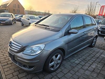 Gebraucht Mercedes B200 136 PS (100 kW) 2006 Gold Van / Kleinbus