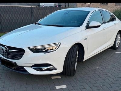 Weiß Gebraucht 2017 Opel Insignia Coupé | 8.950 € (Fairer Preis)