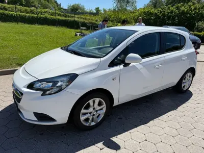 Gebraucht Opel Corsa Color Edition 90 PS (66 kW) 2015 Weiß Kleinwagen