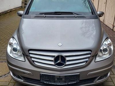 Usado Mercedes B170 116 HP (85 kW) 2007 Cinzento Monovolume