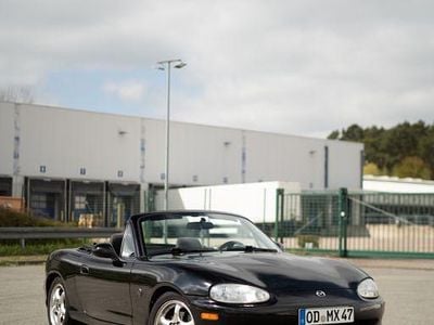 Second-hand Mazda MX5 140 CP (102 kW) 1999 Negru Cabrio