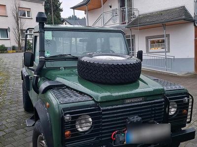 Gebraucht Land Rover Defender 130 PS (95 kW) 1999 Grün SUV