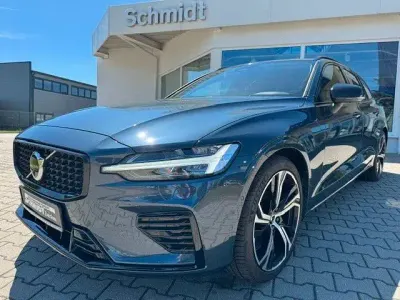 Gebraucht Volvo V60 Plus 349 PS (256 kW) 2025 Blau Kombi