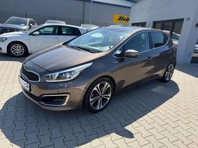 Second-hand Kia Ceed Platinum Edition 135 CP (99 kW) 2016 Maro Hatchback