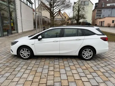 Używany Opel Astra 105 KM (77 kW) 2020 Biały Kombi