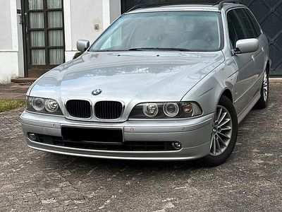 Gebraucht BMW 530 193 PS (141 kW) 2003 Silber Kombi