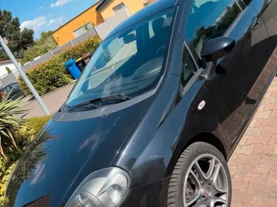 Gebraucht Fiat Punto Sport 105 PS (77 kW) 2011 Schwarz Kleinwagen