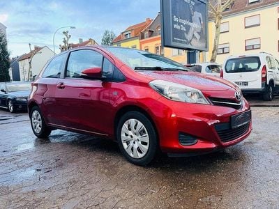 Gebraucht Toyota Yaris Life 99 PS (72 kW) 2011 Rot Kleinwagen