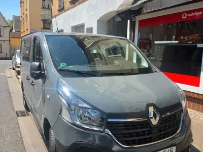 Gebraucht Renault Trafic 150 PS (110 kW) 2021 Grau Van / Kleinbus