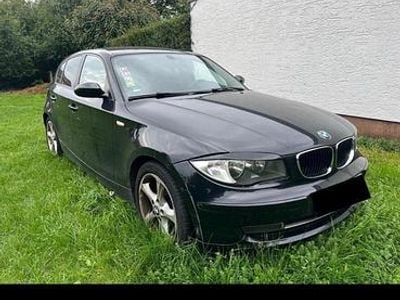 Gebraucht BMW 116 122 PS (89 kW) 2009 Schwarz Kleinwagen