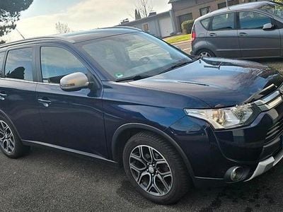 Blau Gebraucht 2015 Mitsubishi Outlander SUV | 8.000 €