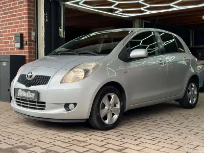 Gebraucht Toyota Yaris Executive 90 PS (66 kW) 2008 Silber Kleinwagen