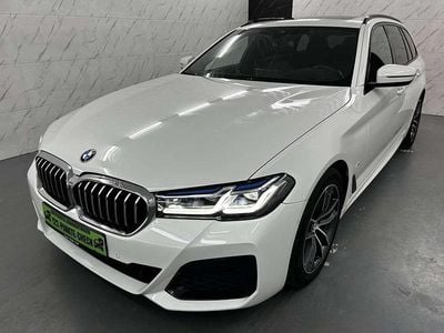 Alpinweiss iii Gebraucht 2020 BMW 520 M Sport Kombi | 31.990 € (Teuer)