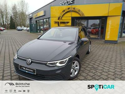 Gebraucht VW Golf VIII Life 131 PS (96 kW) 2023 Grau
