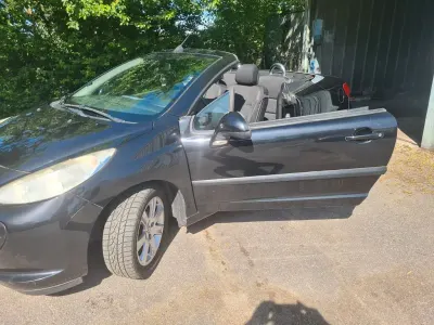 Gebraucht Peugeot 207 CC Roland Garros 120 PS (88 kW) 2008 Schwarz Cabrio