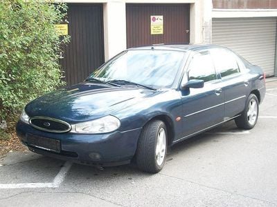 Gebraucht Ford Mondeo Ghia 178 PS (130 kW) 1996 Blau metallic Limousine