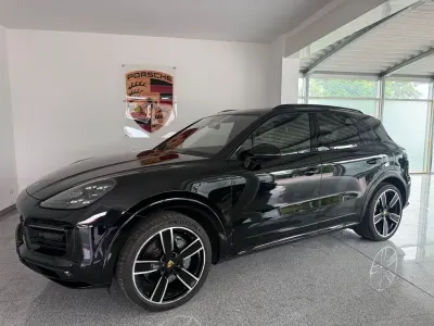 Gebraucht Porsche Cayenne S Sport 441 PS (324 kW) 2023 Chromitschwarzmetallic SUV