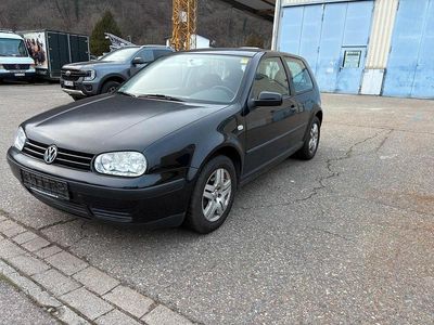 Gebraucht VW Golf IV 75 PS (55 kW) 2002 Schwarz Kleinwagen