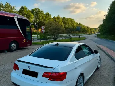 Gebraucht BMW 320 Sport Line 170 PS (125 kW) 2010 Weiß Coupé