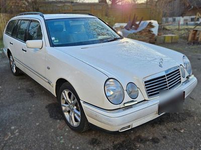 Mercedes E220