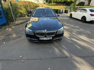 Gebraucht BMW 530 Sport Line 258 PS (189 kW) 2011 Schwarz Kombi