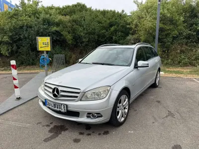 Gebraucht Mercedes C180 156 PS (114 kW) 2009 Iridiumsilber  metalliclack Kombi