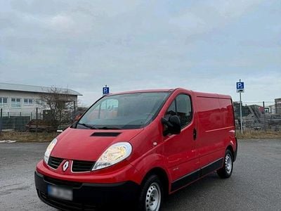Gebraucht Renault Trafic 115 PS (84 kW) 2010 Rot Van / Kleinbus