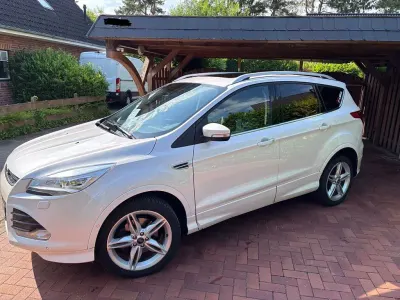 Gebraucht Ford Kuga Individual 179 PS (131 kW) 2016 Weiß SUV